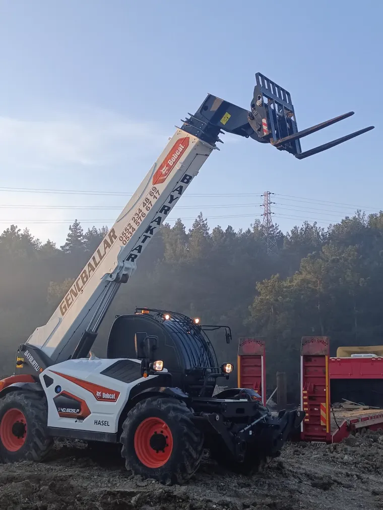 Telehandler grubu — Yüksek erişim, dar alan